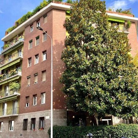 Elegante Appartamento In Zona Tortona-Solari Milán Exterior foto