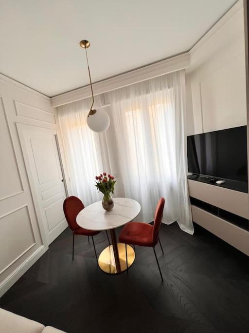 Elegante Appartamento In Zona Tortona-Solari Milán Exterior foto