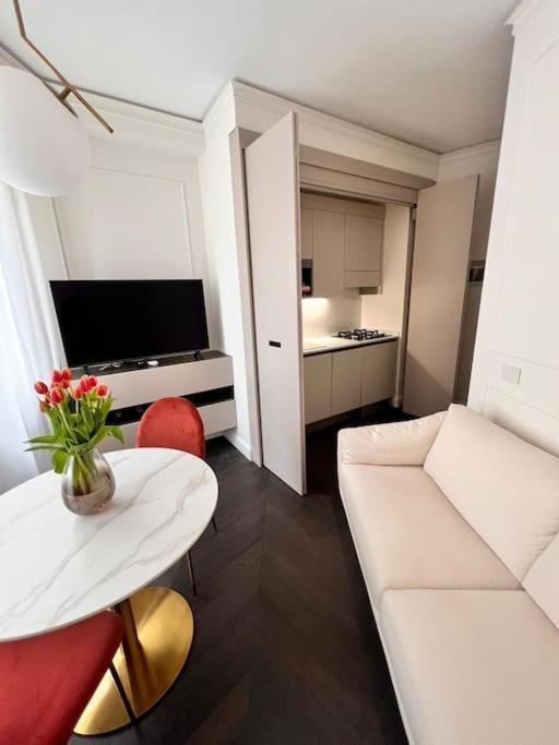 Elegante Appartamento In Zona Tortona-Solari Milán Exterior foto
